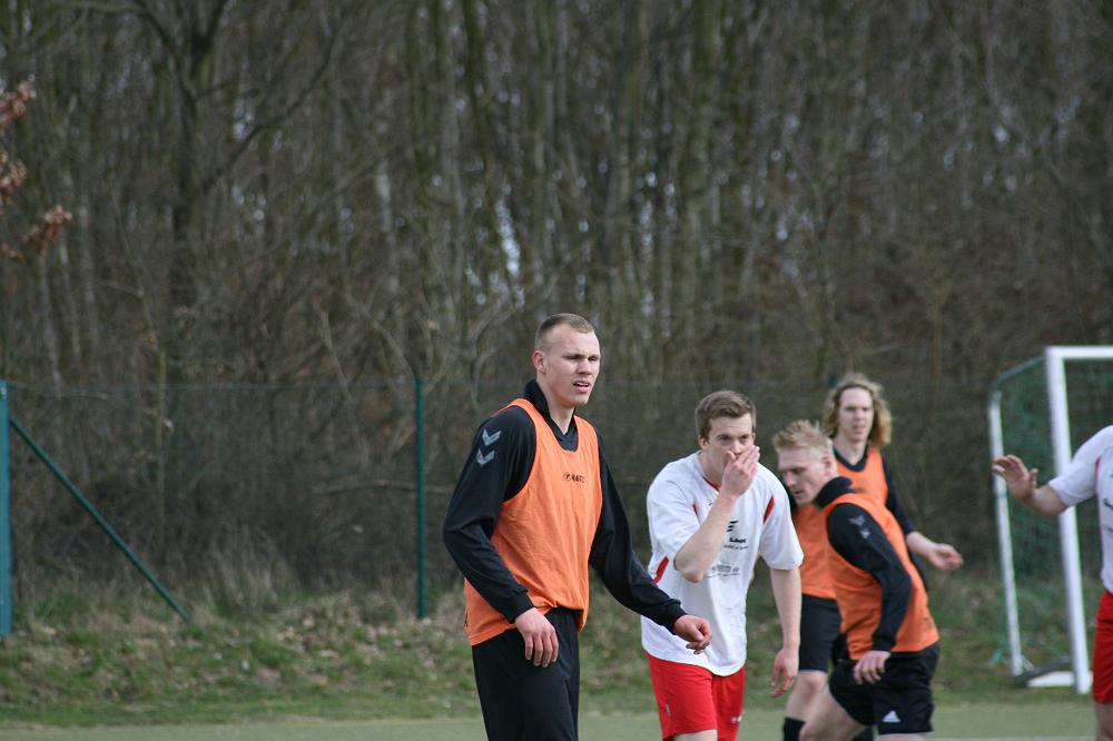 Eutin 08 - SSV 2. Herren 011.jpg - Christopher wie immer bis in die Haarspitzen motiviert.